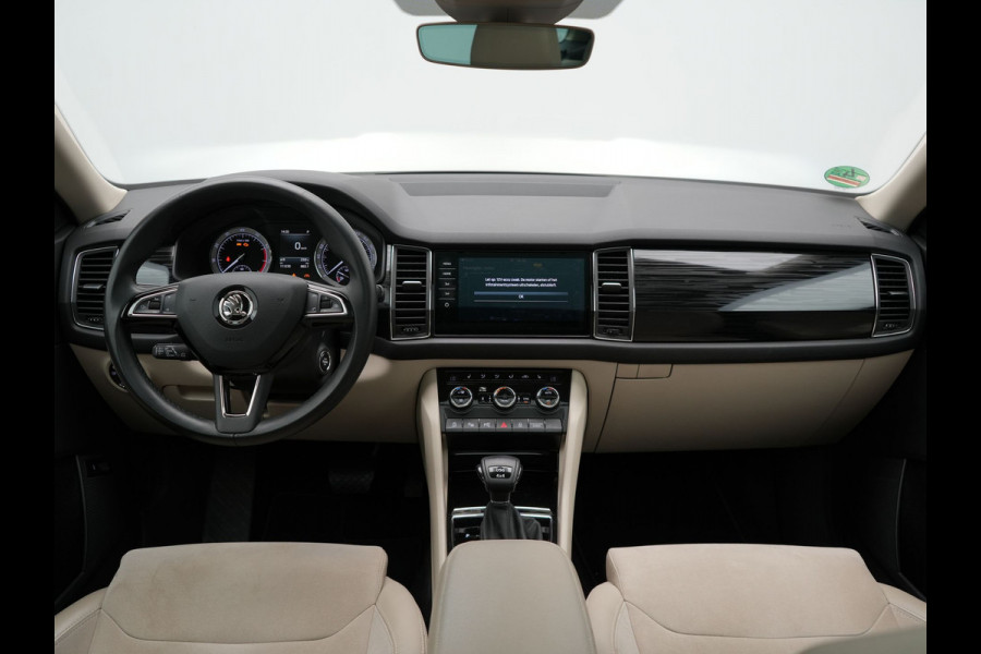 Škoda Kodiaq 2.0 TSI 4x4 Style 180pk DSG | Panodak | Trekhaak af Fabriek | Adaptive Cruise | Alcantara Sportstoelen Memory | 360 Camera | 19"L.M | Keyless | Sfeerverlichting | Apple Carplay | Dode Hoek Detectie |