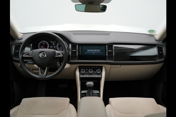 Škoda Kodiaq 2.0 TSI 4x4 Style 180pk DSG | Panodak | Trekhaak af Fabriek | Adaptive Cruise | Alcantara Sportstoelen Memory | 360 Camera | 19"L.M | Keyless | Sfeerverlichting | Apple Carplay | Dode Hoek Detectie |