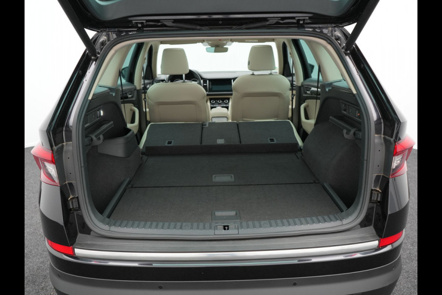 Škoda Kodiaq 2.0 TSI 4x4 Style 180pk DSG | Panodak | Trekhaak af Fabriek | Adaptive Cruise | Alcantara Sportstoelen Memory | 360 Camera | 19"L.M | Keyless | Sfeerverlichting | Apple Carplay | Dode Hoek Detectie |