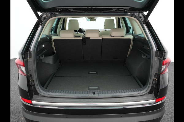Škoda Kodiaq 2.0 TSI 4x4 Style 180pk DSG | Panodak | Trekhaak af Fabriek | Adaptive Cruise | Alcantara Sportstoelen Memory | 360 Camera | 19"L.M | Keyless | Sfeerverlichting | Apple Carplay | Dode Hoek Detectie |