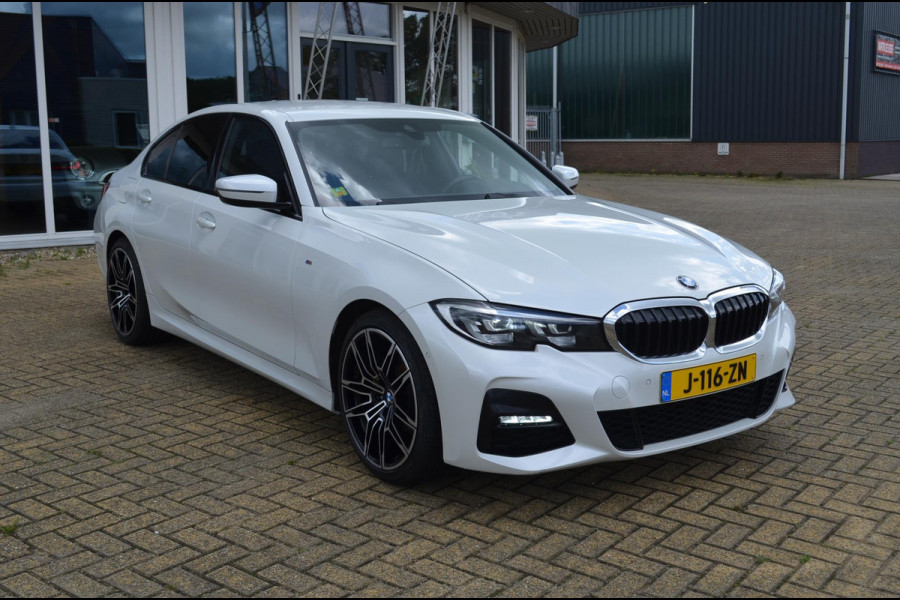 BMW 3-serie 2.0 260 pk M-Sport Edition / 19"M / Wit metallic
