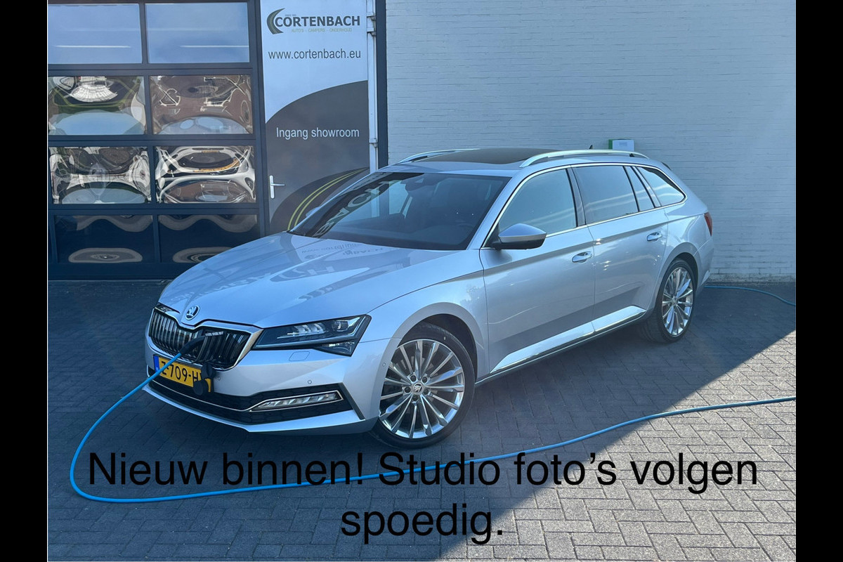 Škoda Superb Combi 1.4 TSI iV Sportline Business | Laurin&klement | Airco separaat | Zwenkbare trekhaak | Panorama dak | Adaptieve cruise | s Škoda Superb Combi 1.4 TSI iV Sportline Business | Laurin&klement | Airco separaat | Zwenkbare trekhaak | Panorama dak | Adaptieve cruise | s