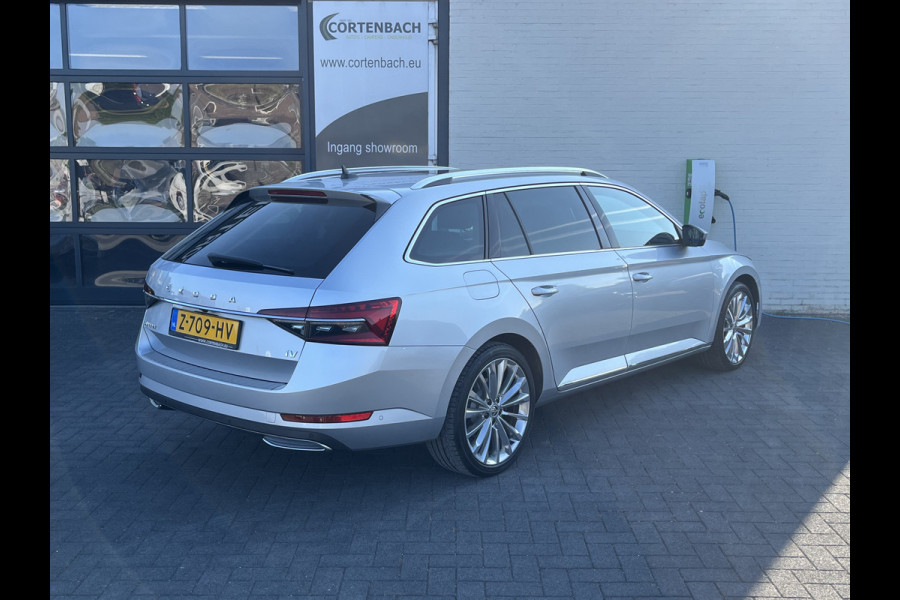 Škoda Superb Combi 1.4 TSI iV Sportline Business | Laurin&klement | Airco separaat | Zwenkbare trekhaak | Panorama dak | Adaptieve cruise | s