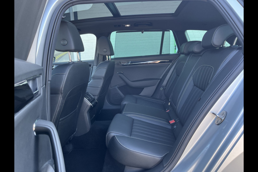 Škoda Superb Combi 1.4 TSI iV Sportline Business | Laurin&klement | Airco separaat | Zwenkbare trekhaak | Panorama dak | Adaptieve cruise | s