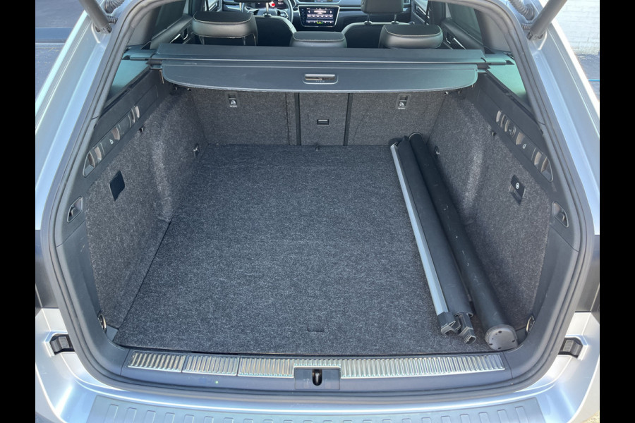 Škoda Superb Combi 1.4 TSI iV Sportline Business | Laurin&klement | Airco separaat | Zwenkbare trekhaak | Panorama dak | Adaptieve cruise | s