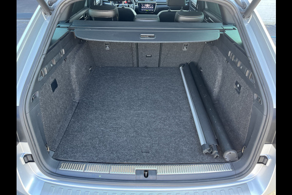 Škoda Superb Combi 1.4 TSI iV Sportline Business | Laurin&klement | Airco separaat | Zwenkbare trekhaak | Panorama dak | Adaptieve cruise | s