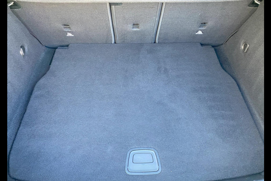 Mercedes-Benz A-Klasse 180 Business Solution AMG/ Virtual CP/ Pano/ Camera