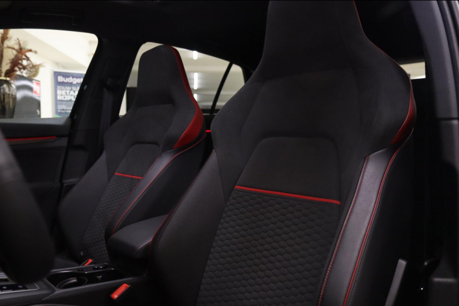 Volkswagen Golf 2.0 TSI GTI CLUBSPORT /PANO/IQ-LIGHT/KEYLES/HUD/HK/VOL