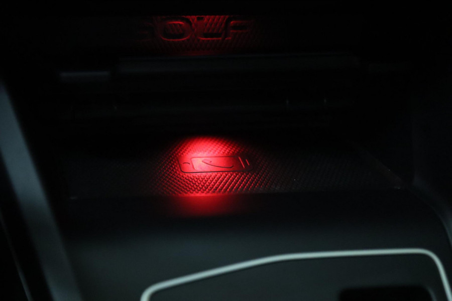 Volkswagen Golf 2.0 TSI GTI CLUBSPORT /PANO/IQ-LIGHT/KEYLES/HUD/HK/VOL