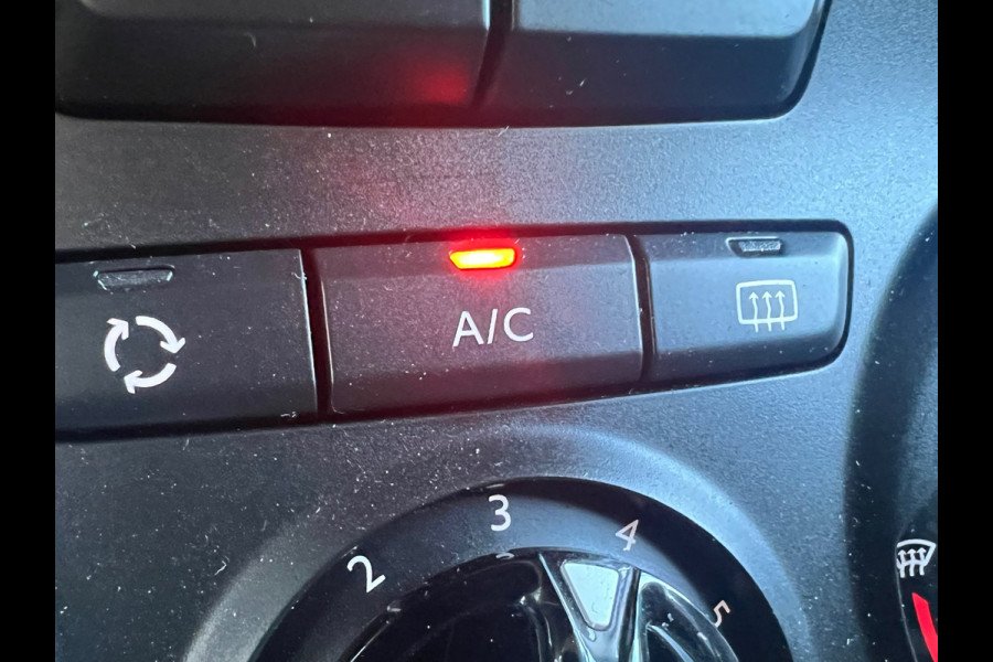 Peugeot 208 1.2 Automaat 103.000 km NL-AUTO-NAP.