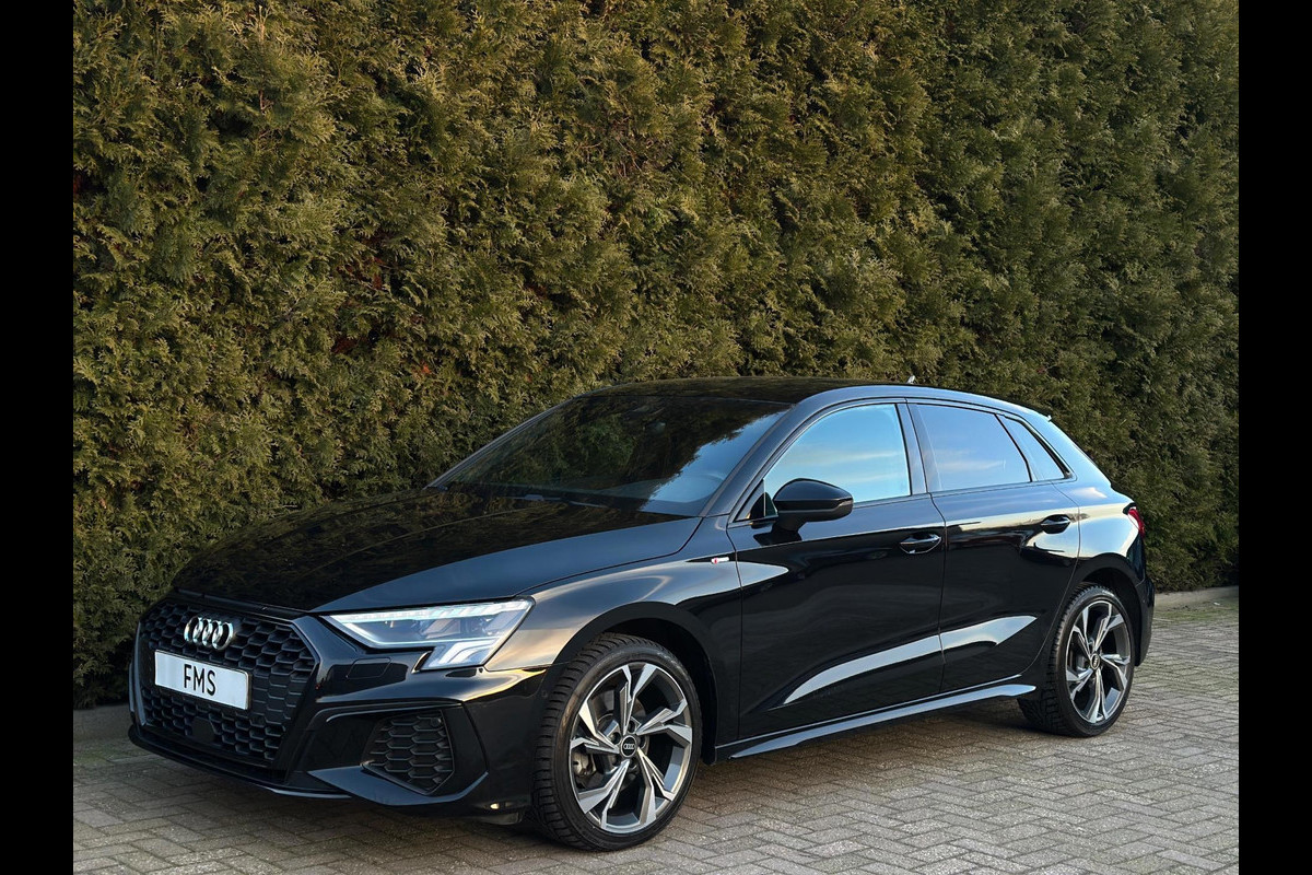 Audi A3 Sportback 35 TFSI 3x S-Line CarPlay Camera Audi A3 Sportback 35 TFSI 3x S-Line CarPlay Camera