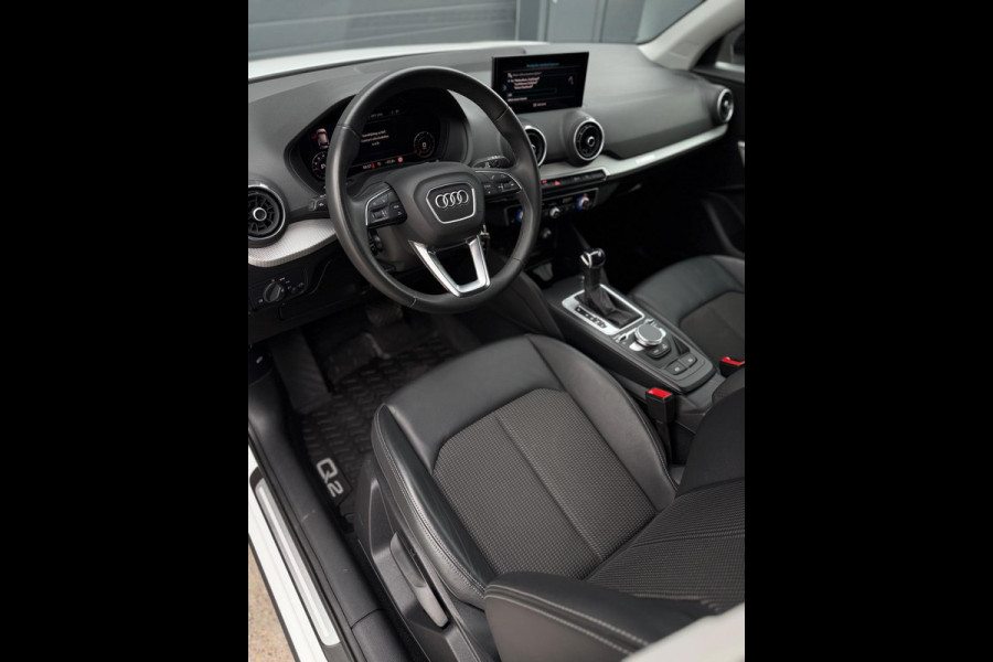 Audi Q2 35 TFSI 2x S-Line CarPlay Camera LED