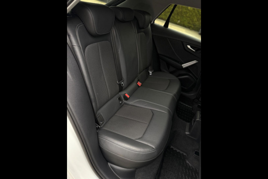 Audi Q2 35 TFSI 2x S-Line CarPlay Camera LED