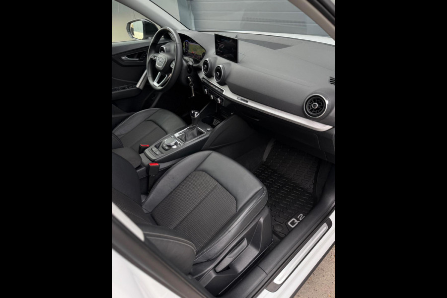 Audi Q2 35 TFSI 2x S-Line CarPlay Camera LED