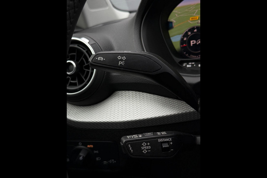 Audi Q2 35 TFSI 2x S-Line CarPlay Camera LED