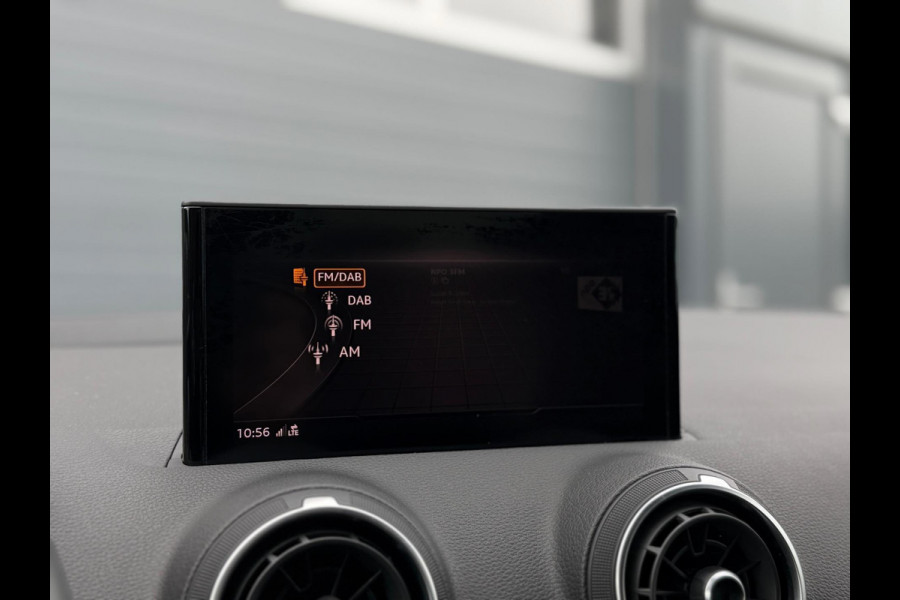 Audi Q2 35 TFSI 2x S-Line CarPlay Camera LED
