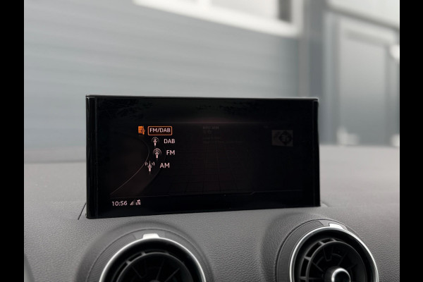 Audi Q2 35 TFSI 2x S-Line CarPlay Camera LED