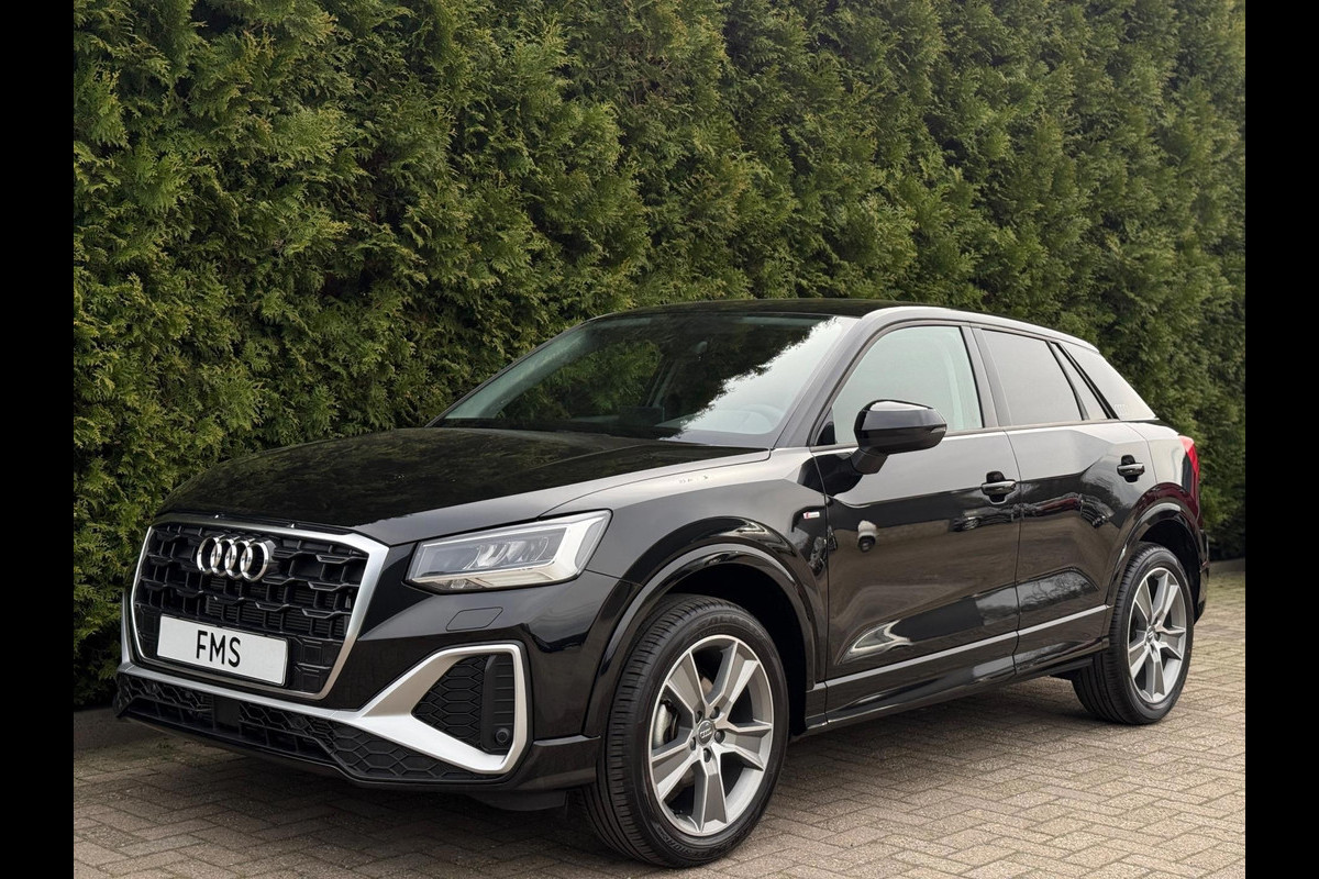 Audi Q2 35 TFSI S-Line CarPlay Camera