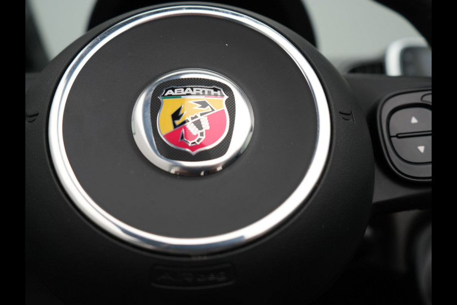 Fiat ABARTH 595 Pista 165 pk Automaat Campovolo Grau | bi Xenon  | Monza Sportuitlaat |  Apple Carplay | Sportstoelen | G Force Indicator | 17"L.M | DAB | Parkpilot |