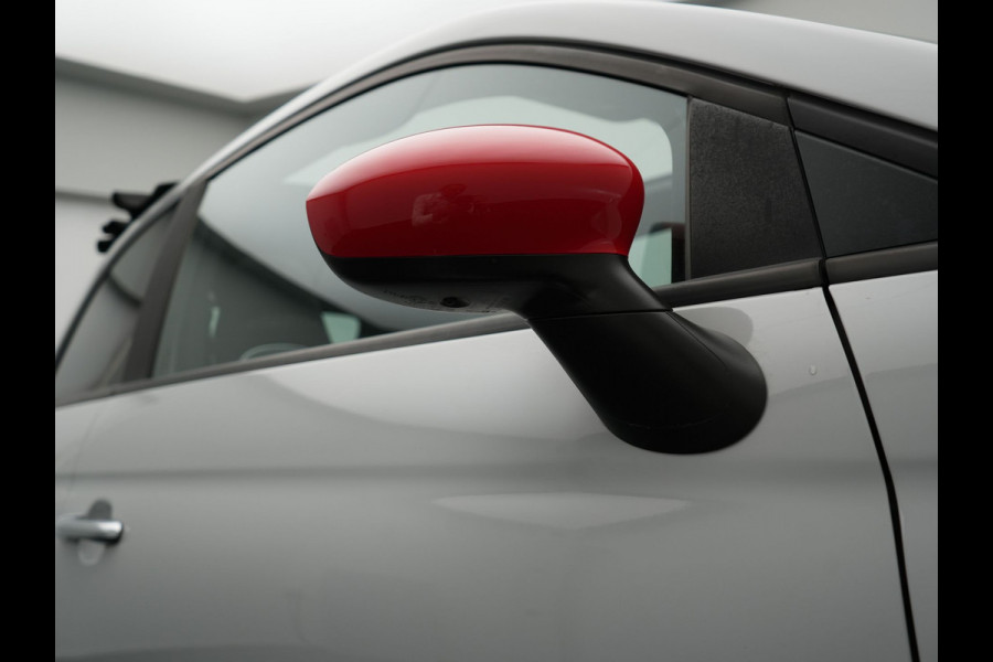 Fiat ABARTH 595 Pista 165 pk Automaat Campovolo Grau | bi Xenon  | Monza Sportuitlaat |  Apple Carplay | Sportstoelen | G Force Indicator | 17"L.M | DAB | Parkpilot |