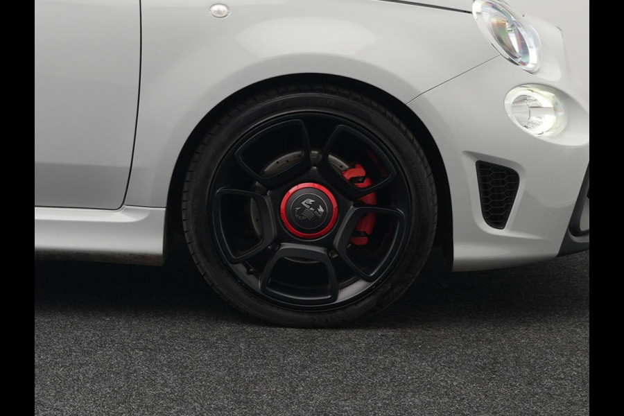 Fiat ABARTH 595 Pista 165 pk Automaat Campovolo Grau | bi Xenon  | Monza Sportuitlaat |  Apple Carplay | Sportstoelen | G Force Indicator | 17"L.M | DAB | Parkpilot |