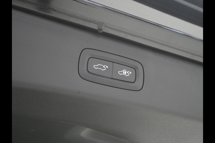 Lynk & Co 01 1.5 Hybride Panorama Camera Stoelverwarming Side Assist Keyless 106