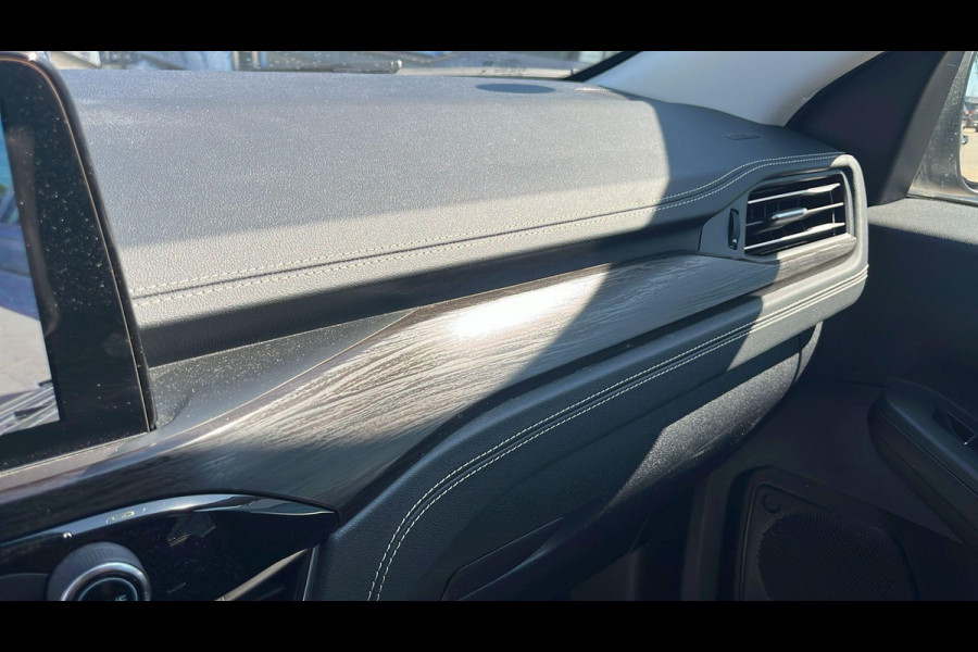 Ford Kuga 2.5 PHEV Vignale 225pk | Driver Assistance Pack | Wegklapbare Trekhaak | Technology Pack | Winterpack | 20 Inch Lichtmetalen Velgen | Verlengde Fabrieksgarantie tot 06-2028