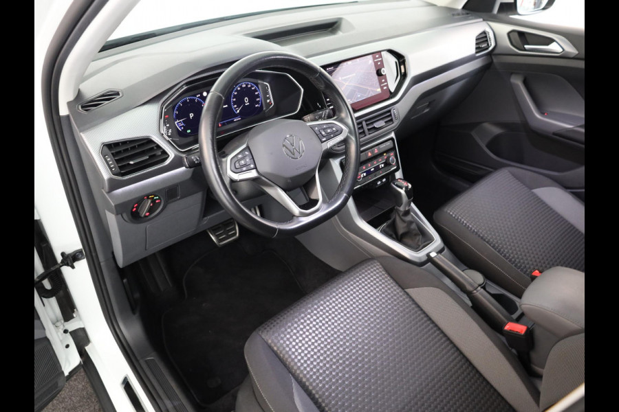 Volkswagen T-Cross 1.0 TSI R-Line 110PK DSG (Automaat) | Digitaal dashboard | Stoelverwarming | Navigatie |