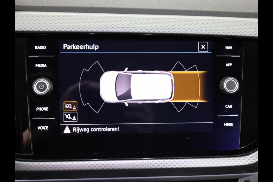 Volkswagen T-Cross 1.0 TSI R-Line 110PK DSG (Automaat) | Digitaal dashboard | Stoelverwarming | Navigatie |