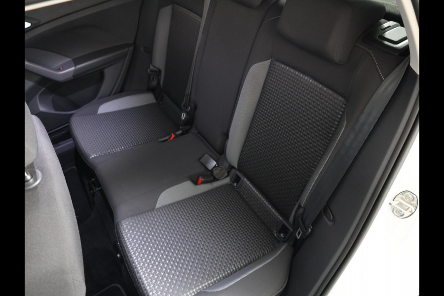 Volkswagen T-Cross 1.0 TSI R-Line 110PK DSG (Automaat) | Digitaal dashboard | Stoelverwarming | Navigatie |