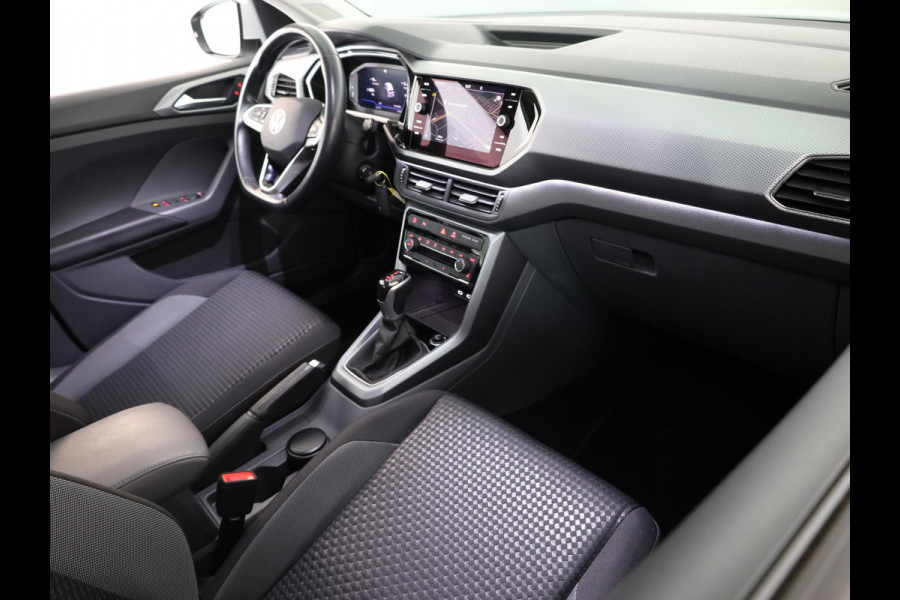 Volkswagen T-Cross 1.0 TSI R-Line 110PK DSG (Automaat) | Digitaal dashboard | Stoelverwarming | Navigatie |