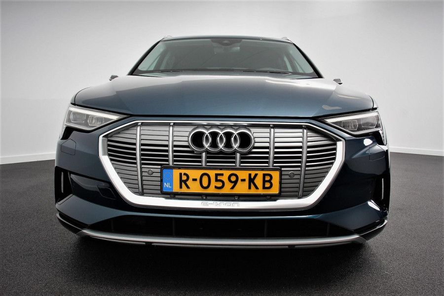 Audi e-tron e-tron 55 Quattro Advanced Selection Navigatie Camera Spiegel Camera Electrisch bedienbare achterklep Climate Control