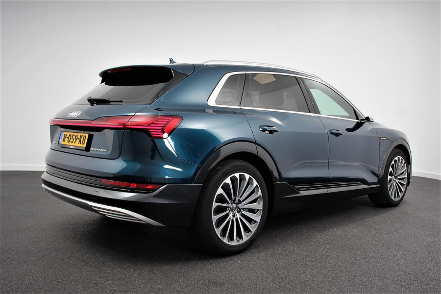 Audi e-tron e-tron 55 Quattro Advanced Selection Navigatie Camera Spiegel Camera Electrisch bedienbare achterklep Climate Control