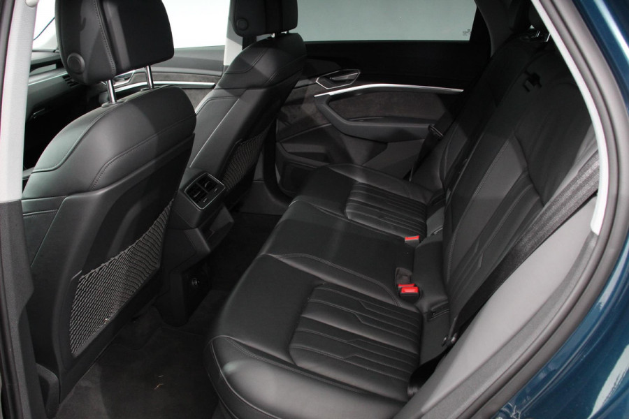 Audi e-tron e-tron 55 Quattro Advanced Selection Navigatie Camera Spiegel Camera Electrisch bedienbare achterklep Climate Control