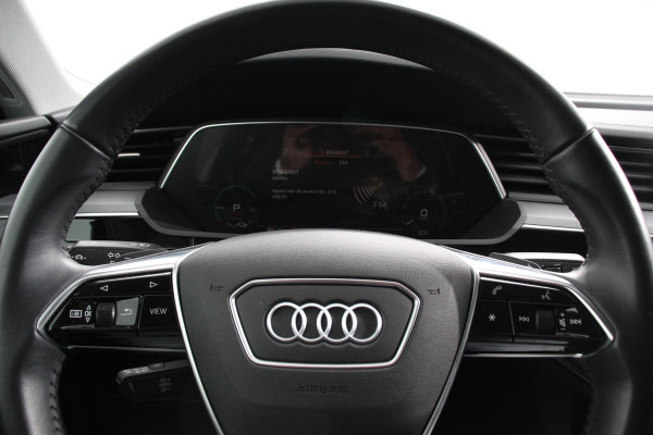 Audi e-tron e-tron 55 Quattro Advanced Selection Navigatie Camera Spiegel Camera Electrisch bedienbare achterklep Climate Control