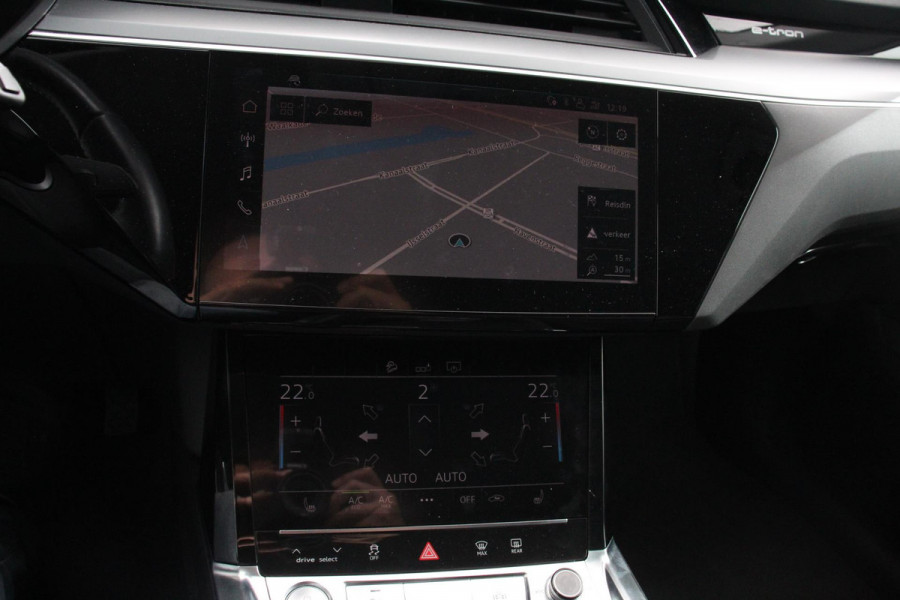 Audi e-tron e-tron 55 Quattro Advanced Selection Navigatie Camera Spiegel Camera Electrisch bedienbare achterklep Climate Control