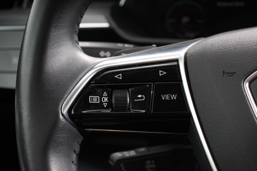 Audi e-tron e-tron 55 Quattro Advanced Selection Navigatie Camera Spiegel Camera Electrisch bedienbare achterklep Climate Control