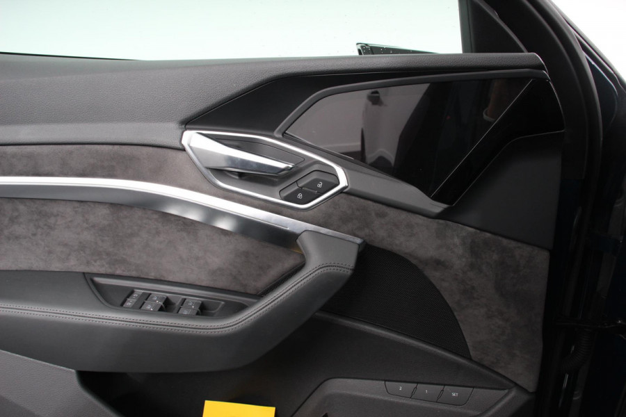 Audi e-tron e-tron 55 Quattro Advanced Selection Navigatie Camera Spiegel Camera Electrisch bedienbare achterklep Climate Control