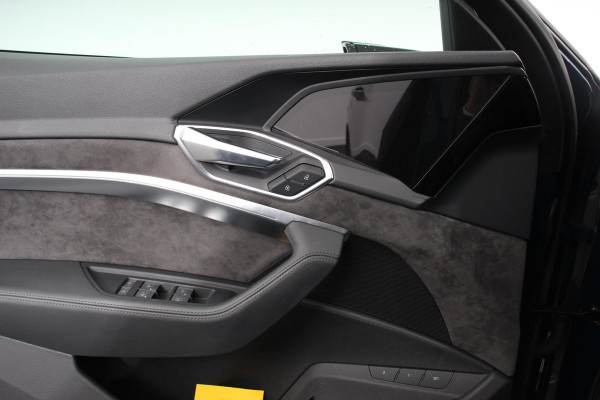 Audi e-tron e-tron 55 Quattro Advanced Selection Navigatie Camera Spiegel Camera Electrisch bedienbare achterklep Climate Control