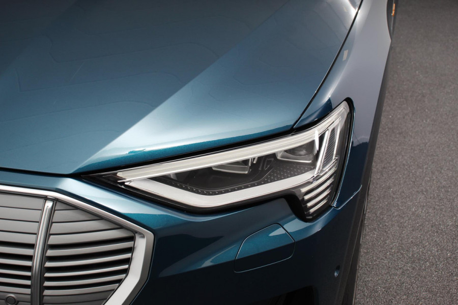 Audi e-tron e-tron 55 Quattro Advanced Selection Navigatie Camera Spiegel Camera Electrisch bedienbare achterklep Climate Control