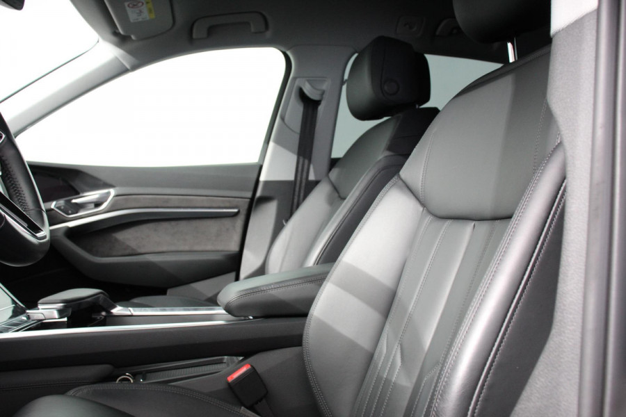 Audi e-tron e-tron 55 Quattro Advanced Selection Navigatie Camera Spiegel Camera Electrisch bedienbare achterklep Climate Control