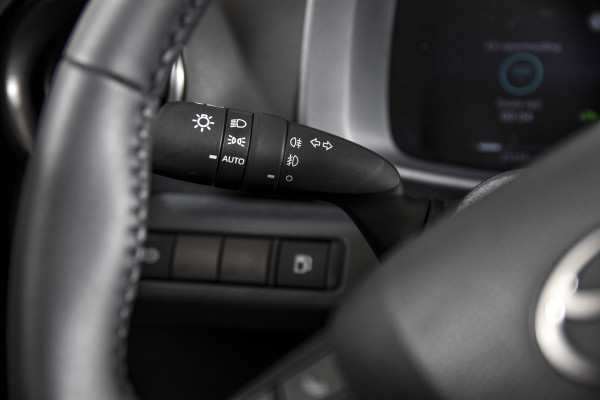 Toyota C-HR 2.0 Hybrid 200 Dynamic | Dig. Cockpit | Adapt. Cruise | Stoel-+Stuurverw. | PDC | Camera | NAV + App. Connect | ECC | LM 18" | 4737