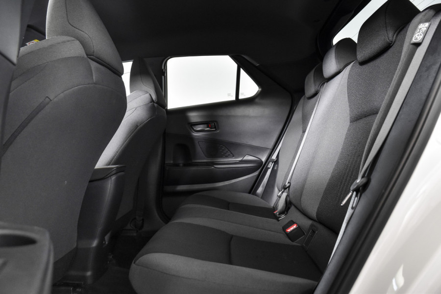 Toyota C-HR 2.0 Hybrid 200 Dynamic | Dig. Cockpit | Adapt. Cruise | Stoel-+Stuurverw. | PDC | Camera | NAV + App. Connect | ECC | LM 18" | 4737