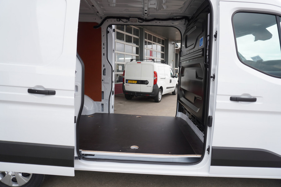 Renault Master T35 2.0 dCi 170PK L2H2 Extra Schuifdeur L / R Nr. V148 | Climate | Navi | Cruise | Trekhaak | Betimmering