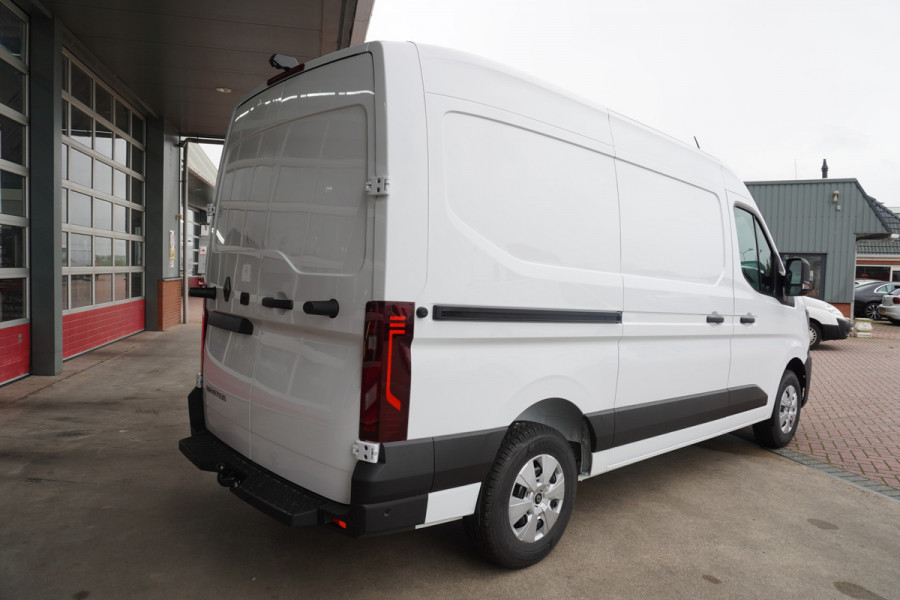 Renault Master T35 2.0 dCi 170PK L2H2 Extra Schuifdeur L / R Nr. V148 | Climate | Navi | Cruise | Trekhaak | Betimmering