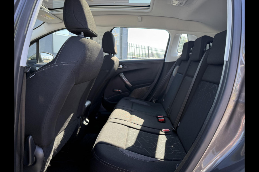 Peugeot 2008 1.2 PureTech Active 2e Eigenaar,Navi,Trekhaak,Pano,Cruise,Clima,N.A.P,110pk,Nieuwe APK bij Aflevering