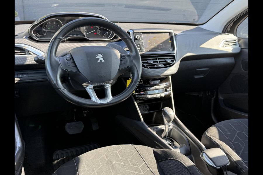 Peugeot 2008 1.2 PureTech Active 2e Eigenaar,Navi,Trekhaak,Pano,Cruise,Clima,N.A.P,110pk,Nieuwe APK bij Aflevering