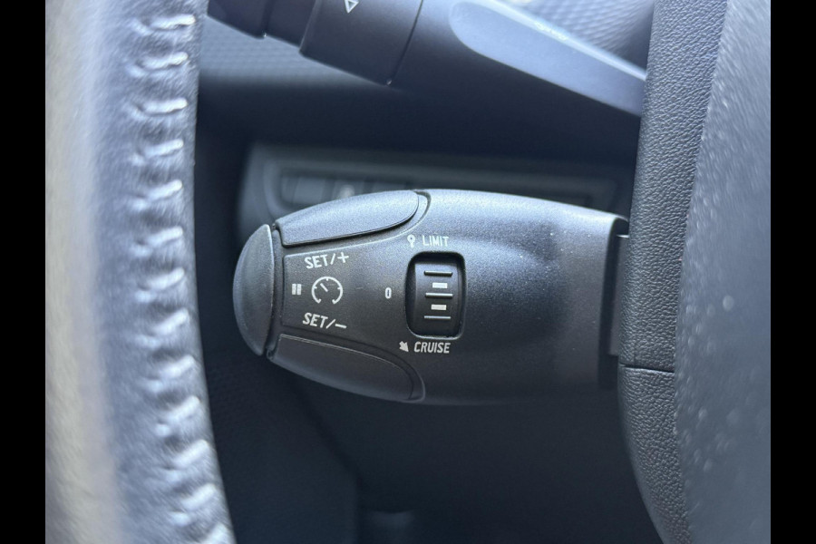 Peugeot 2008 1.2 PureTech Active 2e Eigenaar,Navi,Trekhaak,Pano,Cruise,Clima,N.A.P,110pk,Nieuwe APK bij Aflevering