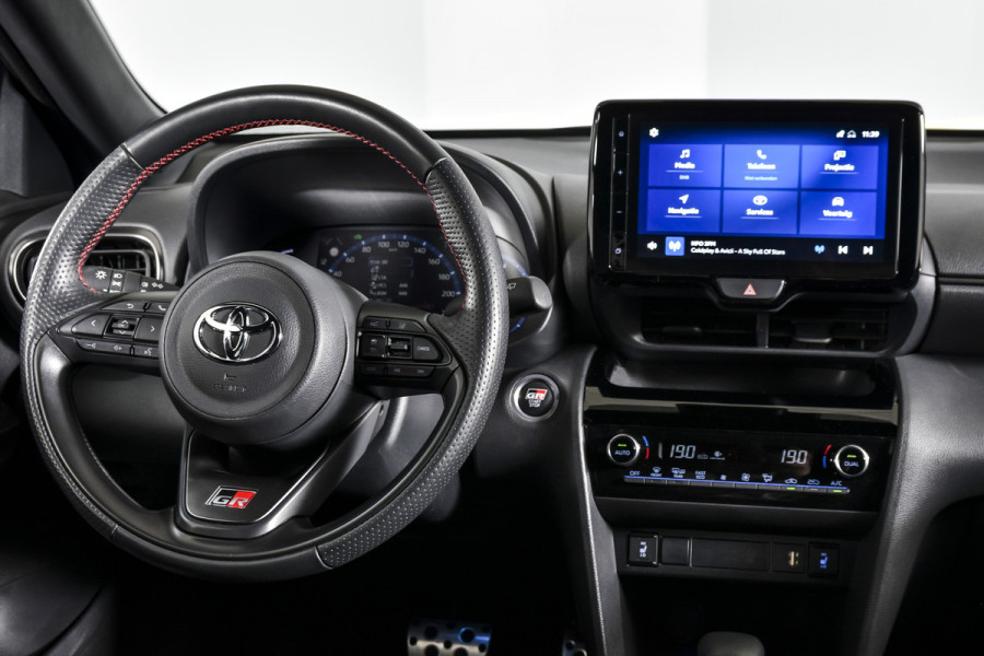 Toyota Yaris Cross 1.5 Hybrid 115 PK GR Sport | Dig. Cockpit | Adapt. Cruise | Stoel-+Stuurverw. | PDC | Camera | NAV + App. Connect | ECC | LM 18" | 7949