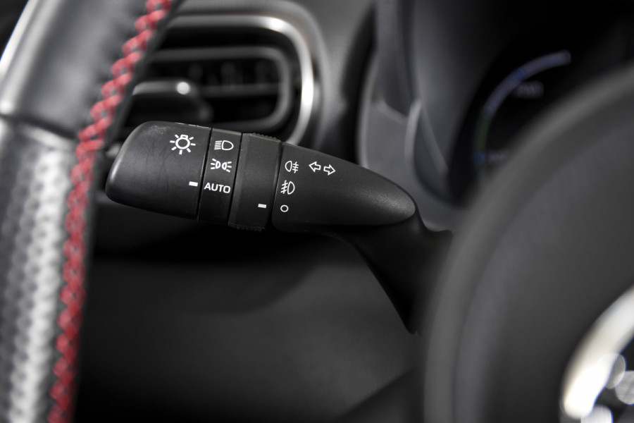 Toyota Yaris Cross 1.5 Hybrid 115 PK GR Sport | Dig. Cockpit | Adapt. Cruise | Stoel-+Stuurverw. | PDC | Camera | NAV + App. Connect | ECC | LM 18" | 7949